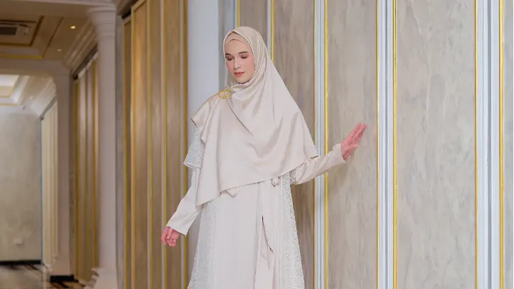 5 Rekomendasi Gamis Brokat untuk Berbagai Acara, Elegan Banget!