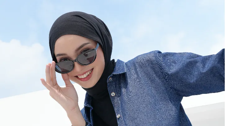 8 Cara Simpel Merawat Denim agar Tetap Awet Seperti Baru, Nomor 7 Jarang Banget yang Tahu!