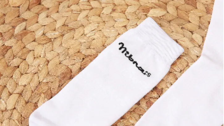 Cara Membersihkan Kaos Kaki Biar Kayak Baru Lagi!