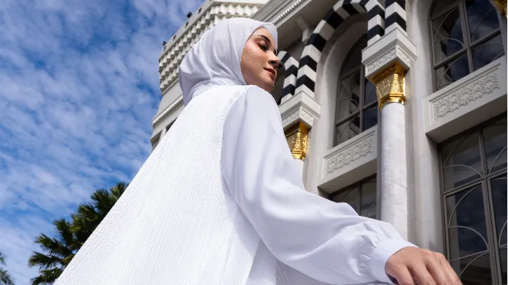 5 Rekomendasi Outfit Putih Kekinian, Sempurna untuk Berbagai Acara!