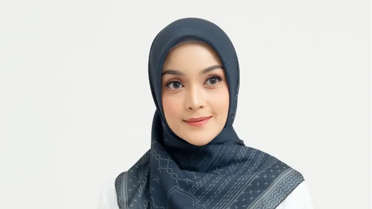 Kenali 6 Cara Merawat Hijab Bahan Voal yang Benar