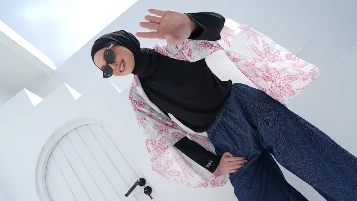 Liburan Tetap Fashionable? Outfit Denim dari Jalanku Biru Siap Temani Perjalananmu!